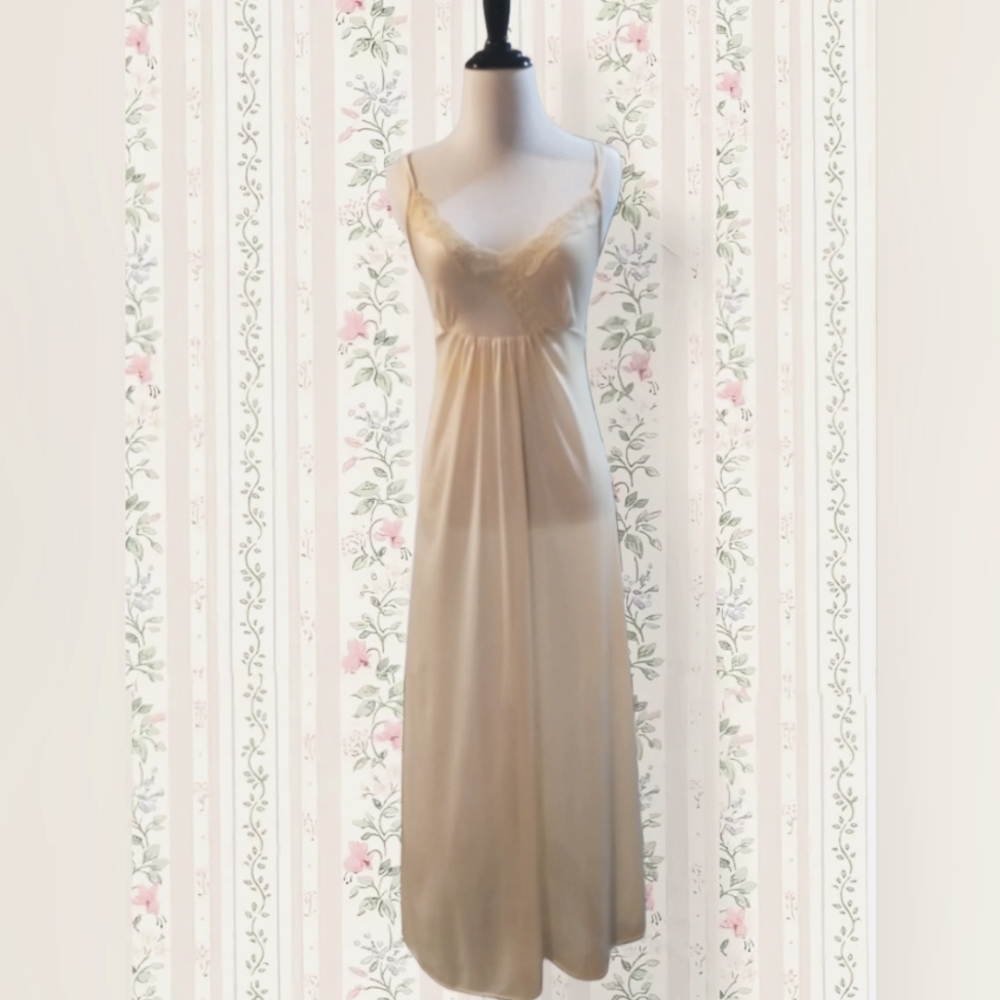 Vintage Cream Nightgown